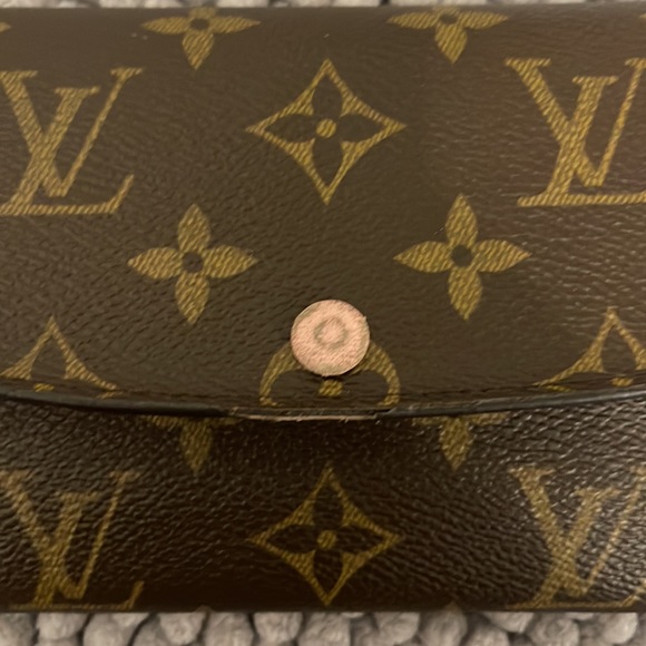 Authentic Louis Vuitton Emilie Wallet - Picture 9 of 10